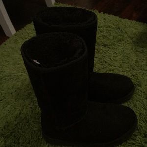 Little girls black boots size 1